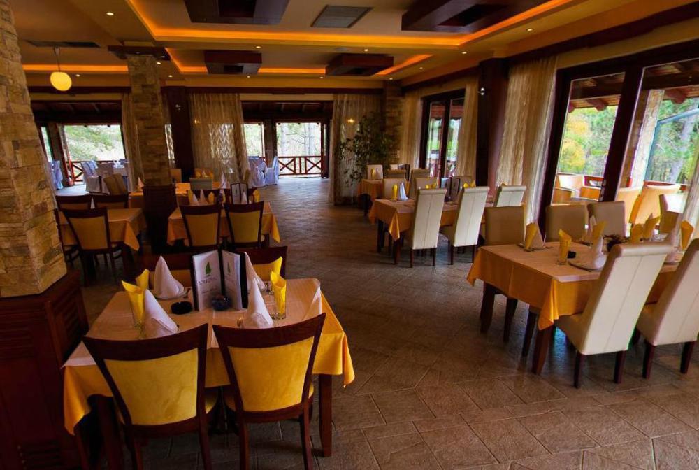 Hotel Borkovac Ruma Restaurante foto